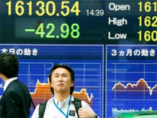 china-seen-posting-slowest-economic-growth-in-25-years-as-policy-risks-grow.jpg